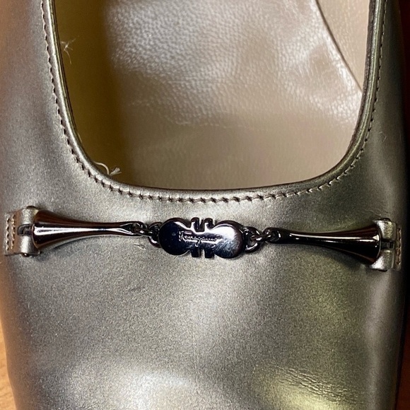Vintage Salvatore Ferragamo pewter silver heeled almost flats 9.5 AAA - Picture 8 of 16